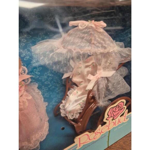 Rosebud Vintage Doll Set with Pram - Picture 2 of 7